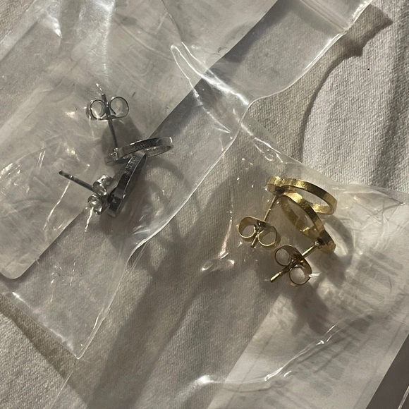 2 pairs Stainless Steel Round Smooth Stud Earrings, gold & steel, NWT - Picture 9 of 11